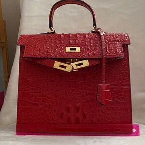 Elegant Red Crocodile Pattern Women's Bag